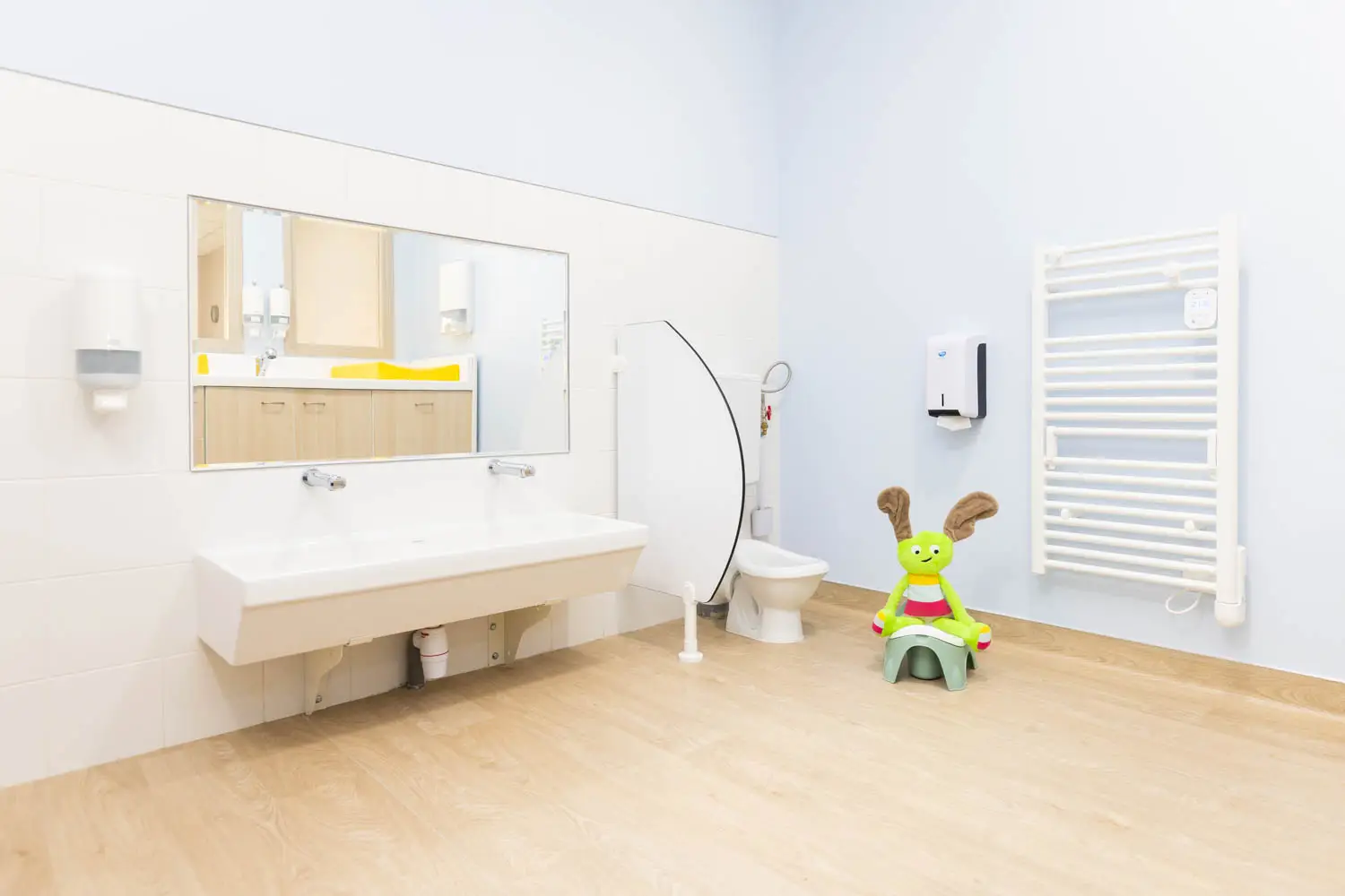 Salle de change de la micro-crèche de Montierchaume