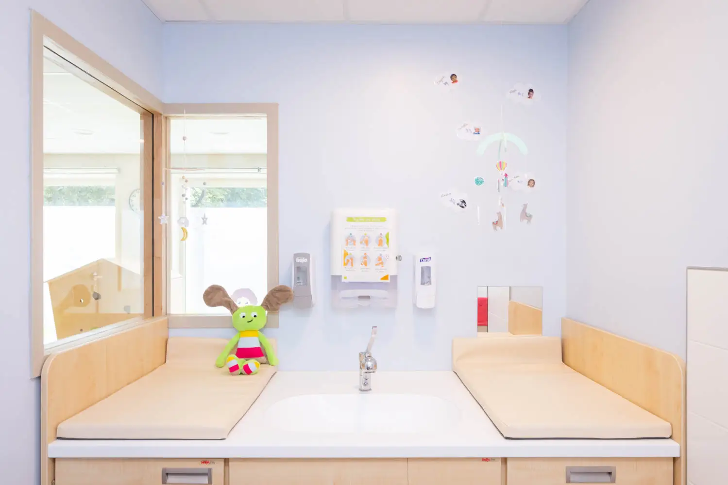 Salle de change de la micro-crèche Achille et Camille à Mâcon
