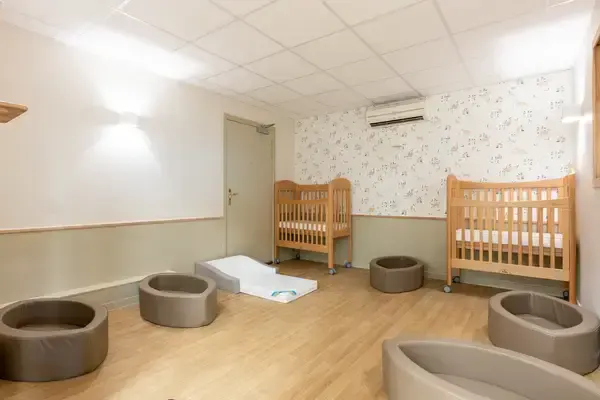 Dortoir à la crèche Les Explorateurs de Champignol à Saint-Maur-des-Fossés