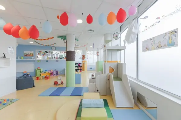Une micro-crèche <strong>colorée et joyeuse</strong> dans le quartier Beauvert