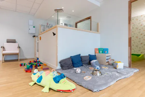 Espace d'éveil pour bébés à la crèche Les Explorateurs de Rennes La Poterie