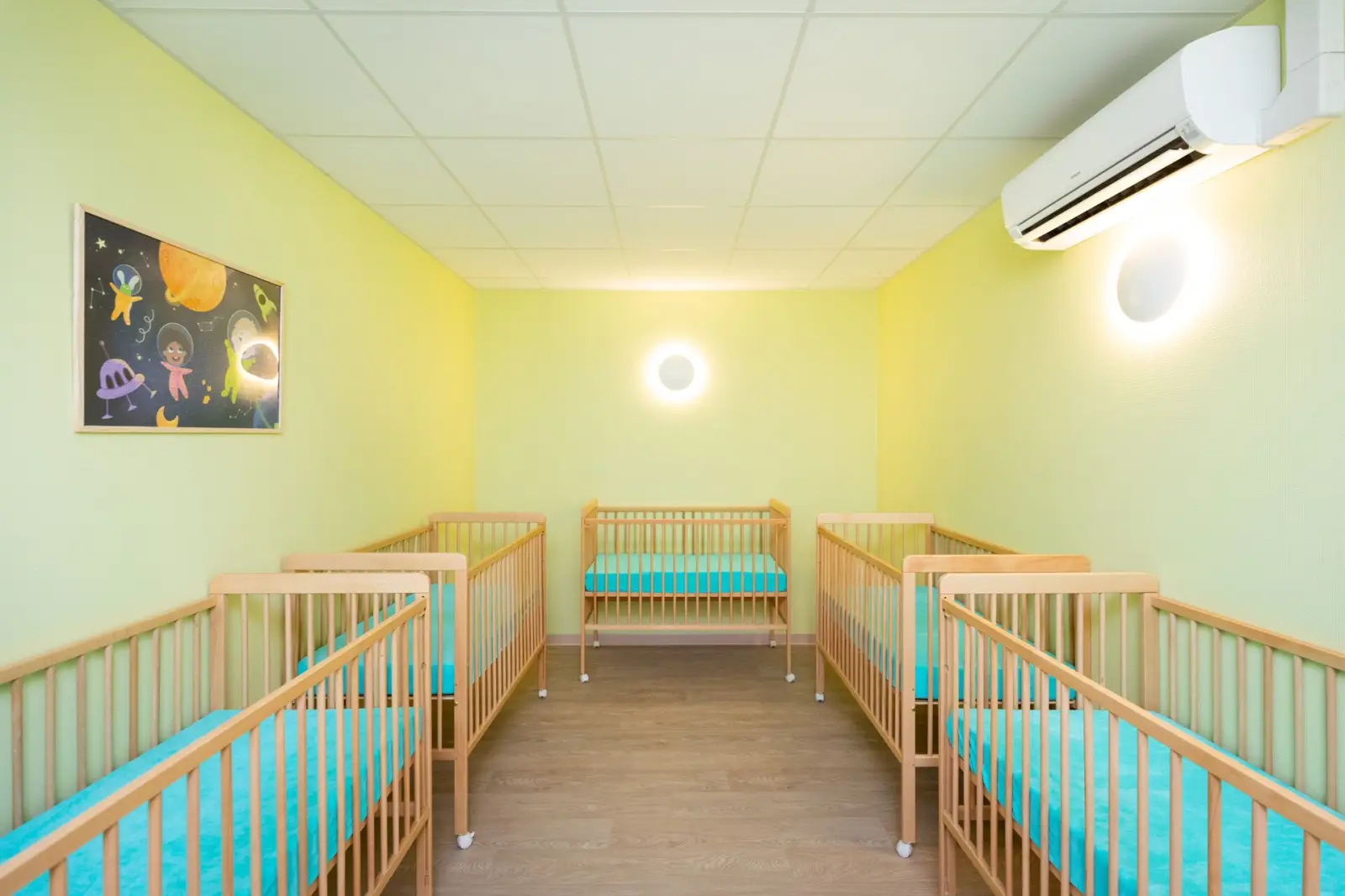 Dortoir de la micro-crèche à Saint-Julien-lès-Villas