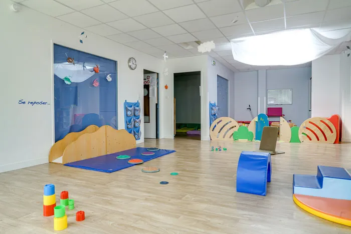 Salle de repos de la crèche Mérignac Bell
