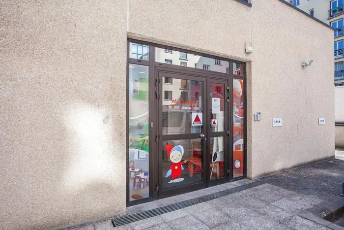 Façade et entrée de la crèche Boulogne Billancourt Bellevue