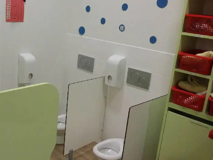 Espace sanitaire adapté aux tout-petits à la crèche Aubervilliers