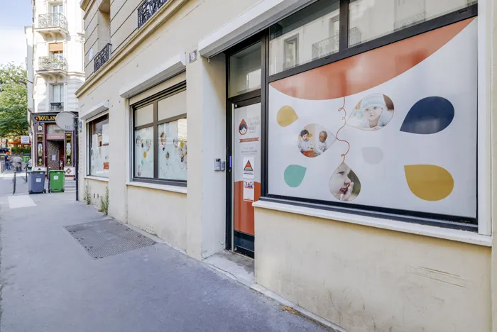 Façade de la micro-crèche Les Malicieux de l'Etoile, rue de l'Etoile à Paris 17
