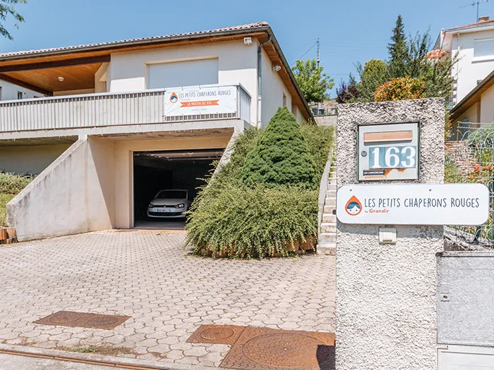 Façade de la micro-crèche Les Malicieux des Têtes, rue des Têtes à Beaumont