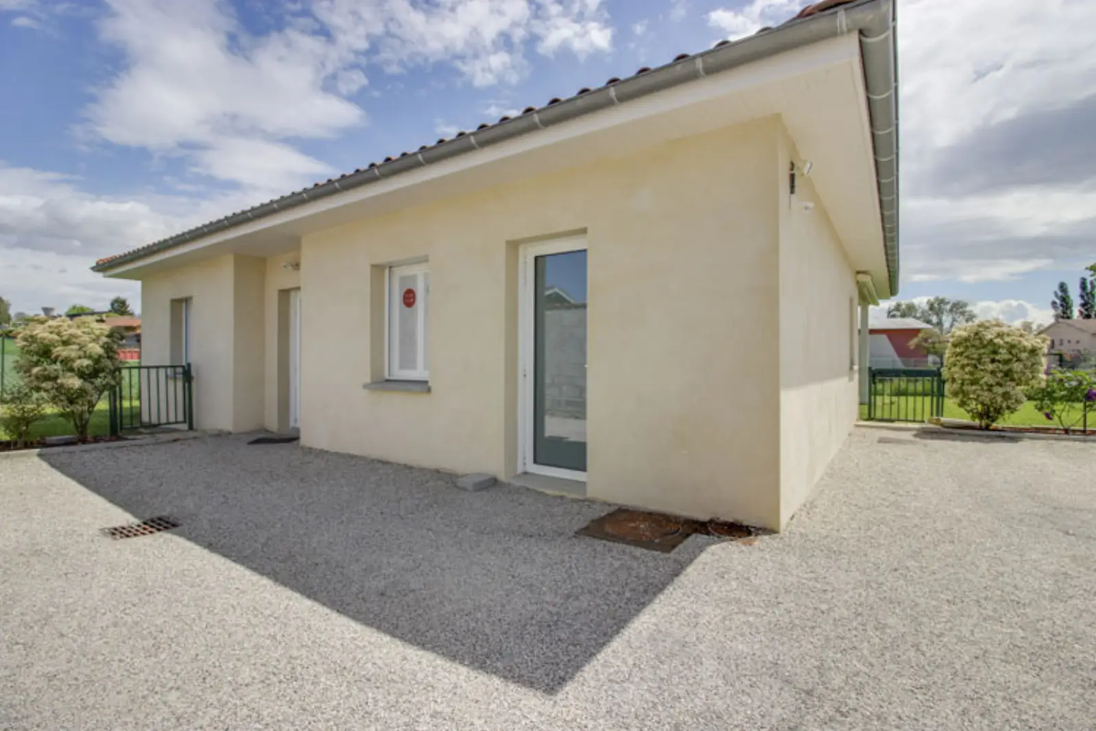 Façade de la micro-crèche Les Malicieux des Meules, chemin des Meules à Jons
