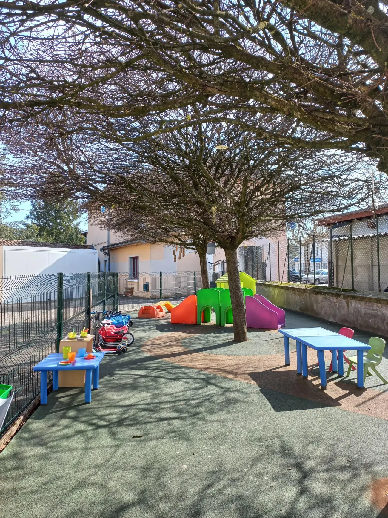 Une micro-crèche bienveillante, au cœur de <strong>Janneyrias</strong>