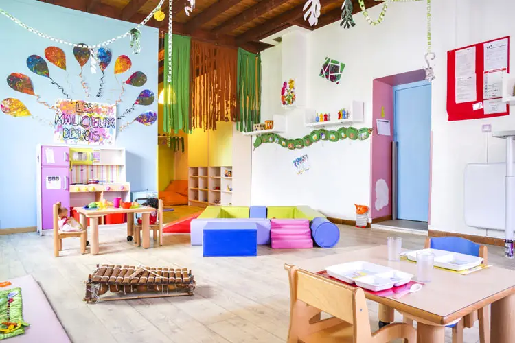 Salle de vie de la micro-crèche Les Malicieux Desbois à Meyzieu