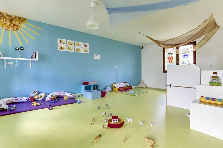 Espace de motricité de la micro-crèche Les Malicieux Desbois 2 à Meyzieu