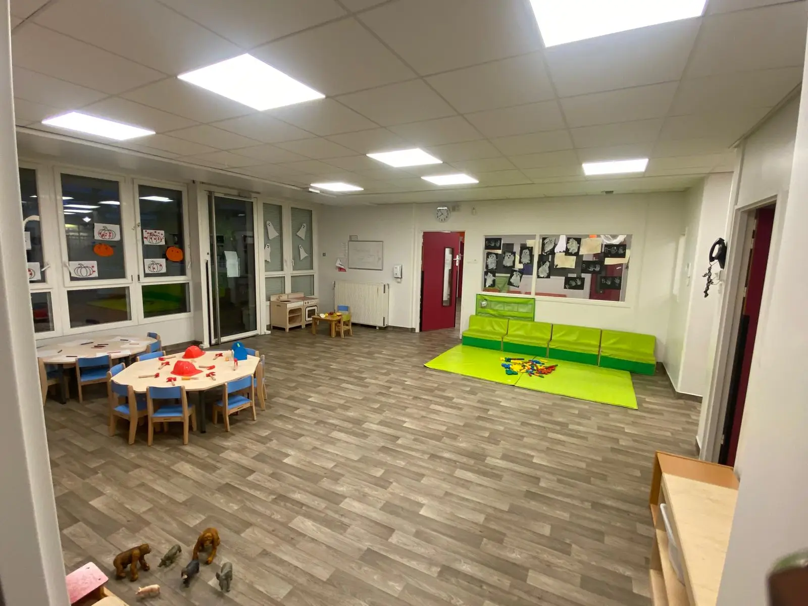 Salle de jeux de la crèche Les Petits Chaperons Rouges à Courbevoie