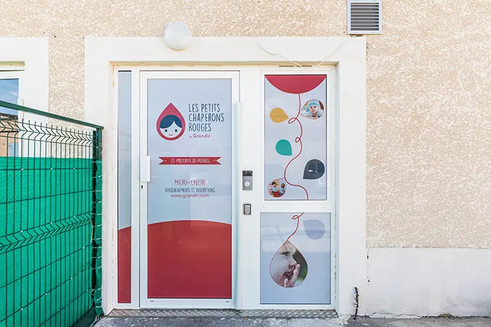 Façade de la micro-crèche Les Malicieux de Mouriès, avenue Roger Salengro