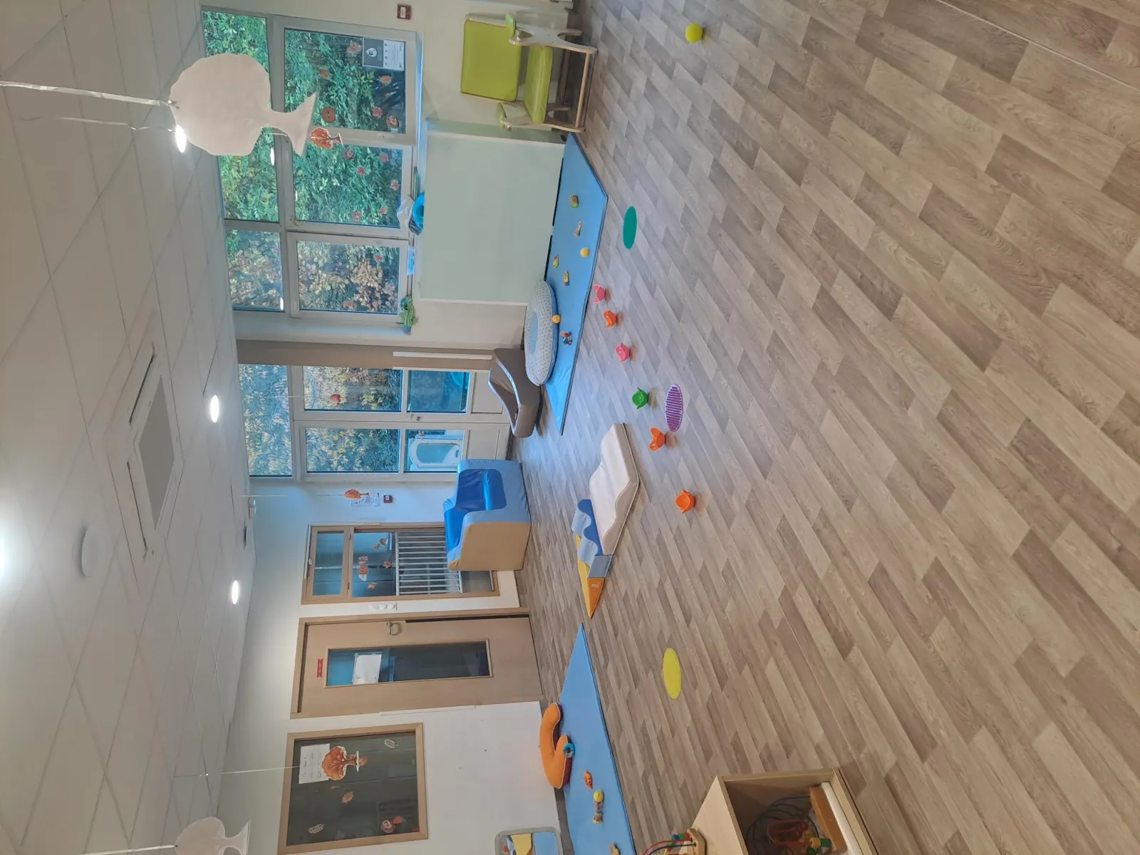 Salle de vie de la crèche Asnières Les Sansonnets