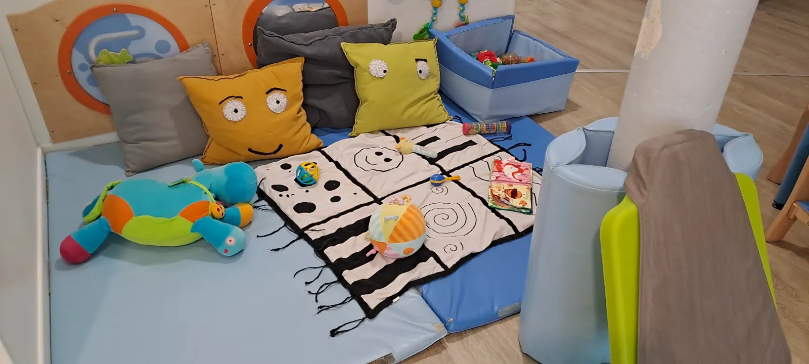 Espace d'éveil sensoriel de la micro-crèche Les Petites Merveilles de Duc