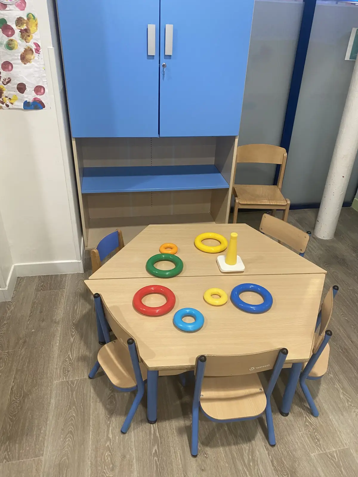 Table de jeux d'éveil de la micro-crèche Les Petites Merveilles d'Hauteville
