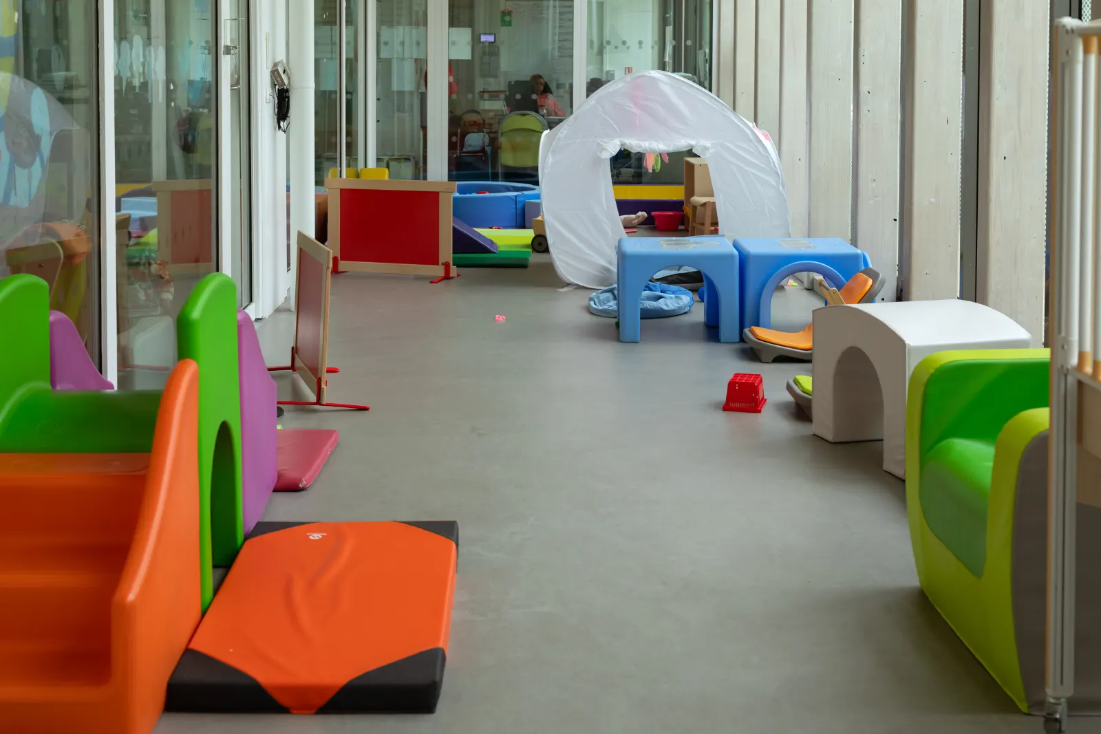Espace extérieur de la crèche Paris 11 Moufle à Paris 11e