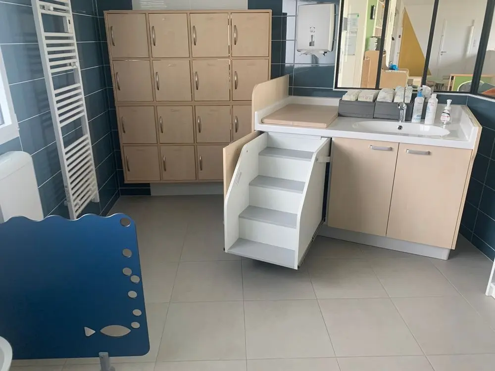 Espace de change et sanitaires de la micro-crèche Bulle de Malice à Les Landes-Genusson