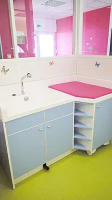 Espace change de la micro-crèche Kiddy Farm à Pontcharra