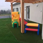 Espace extérieur de la micro-crèche Kiddy Ocean à La Pierre
