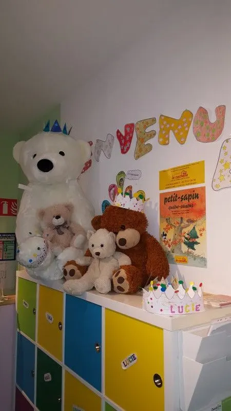 Mur d'accueil et doudous à la micro-crèche Les Chérubins de Saulxures