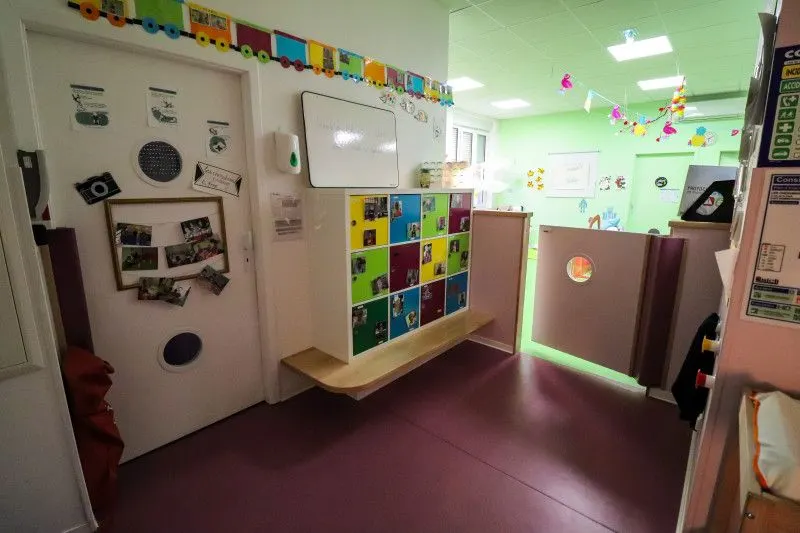 Vestiaire et casiers personnalisés à la micro-crèche Les Chérubins de Mommenheim