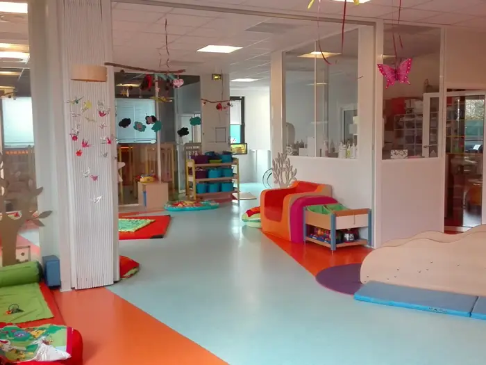 Salle de vie de la crèche Courtabœuf à Villebon-sur-Yvette