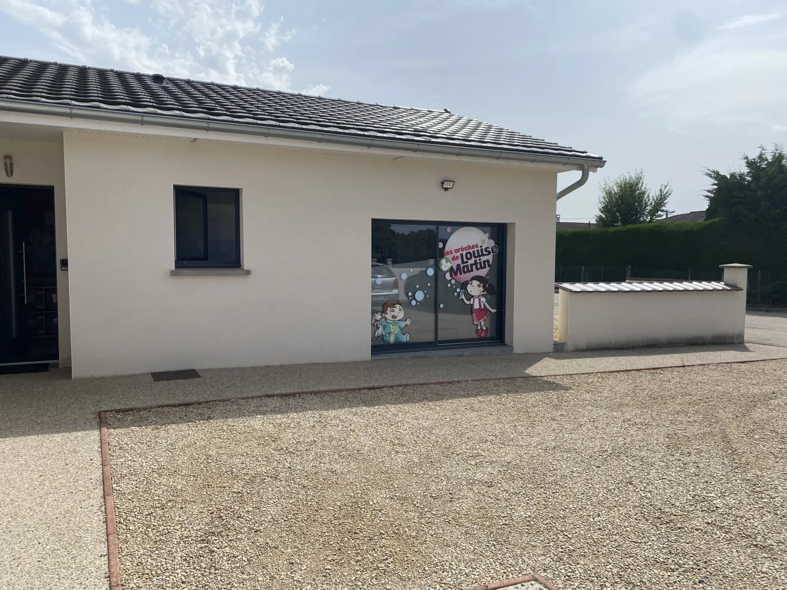 Façade de la micro-crèche Louise & Martin à Viriat