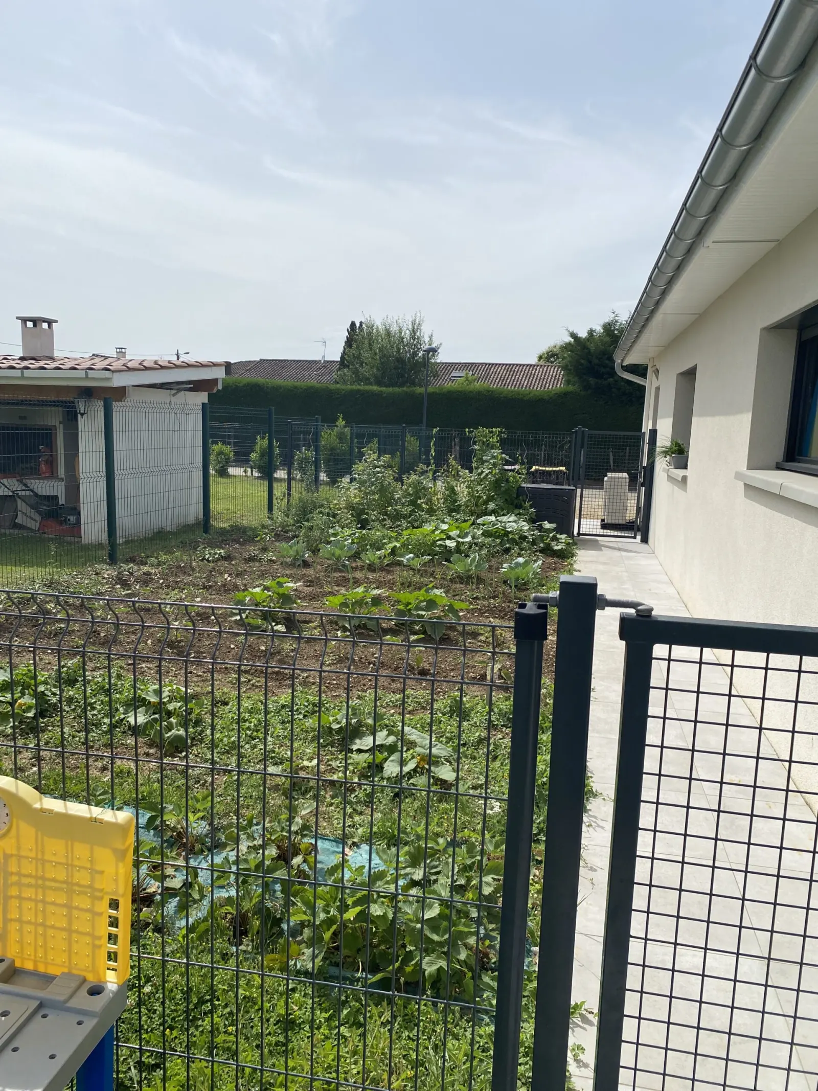 Potager pédagogique de la micro-crèche Louise & Martin à Viriat