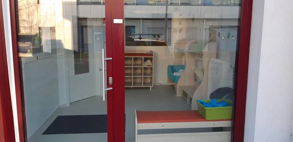 Sas d'entrée de la micro-crèche Jules et Rose 3 à Horbourg-Wihr
