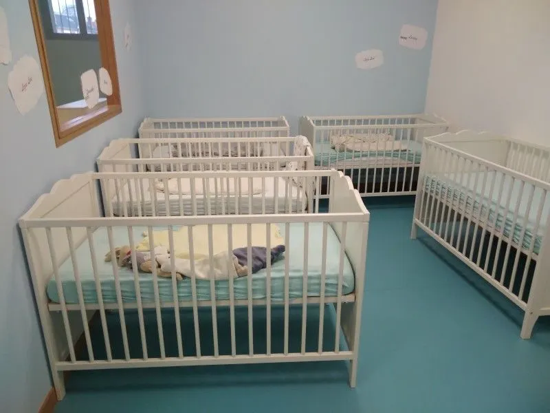 Dortoir des bébés à la micro-crèche Les Chérubins de Montreuil