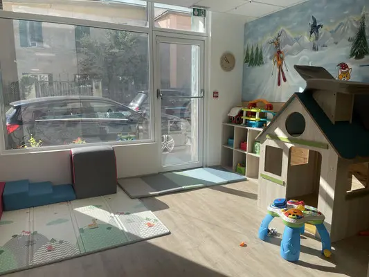 Espace jeux de la micro-crèche Kiddy Mountains à Villard-Bonnot