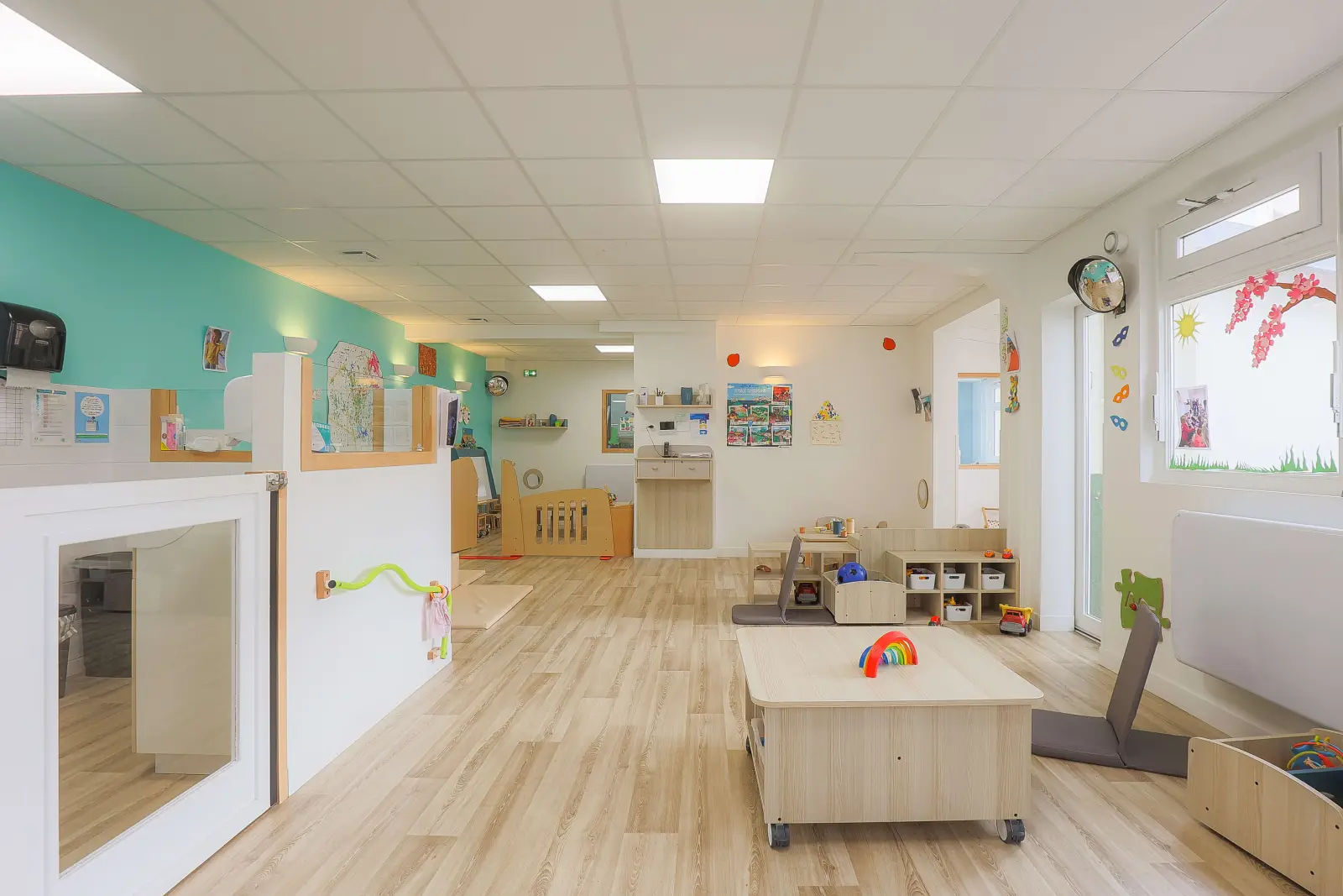 Salle de jeux de la micro-crèche Baby Montessori à Maisons-Laffitte Longueil