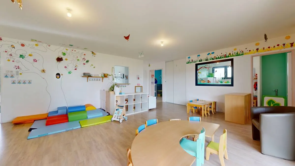 Coin d'éveil pour les bébés de la micro-crèche Polochon à Linars