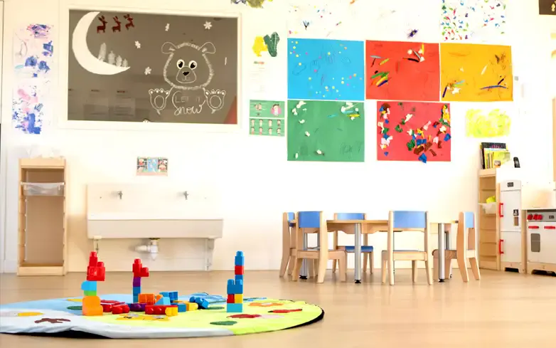 Coin ateliers créatifs de la micro-crèche YouBee For Kids Zéphyr au Barp