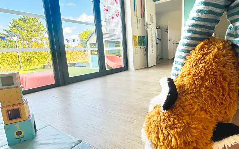 Jardin extérieur de la micro-crèche YouBee For Kids Zéphyr au Barp