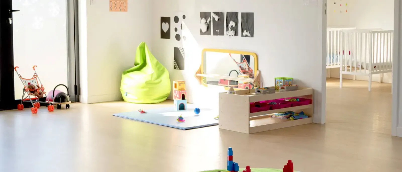 Une micro-crèche <strong>en bois</strong>, au cœur de la zone Laseris
