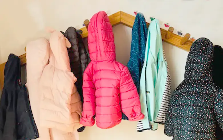 Vestiaire de la micro-crèche YouBee For Kids Zéphyr au Barp