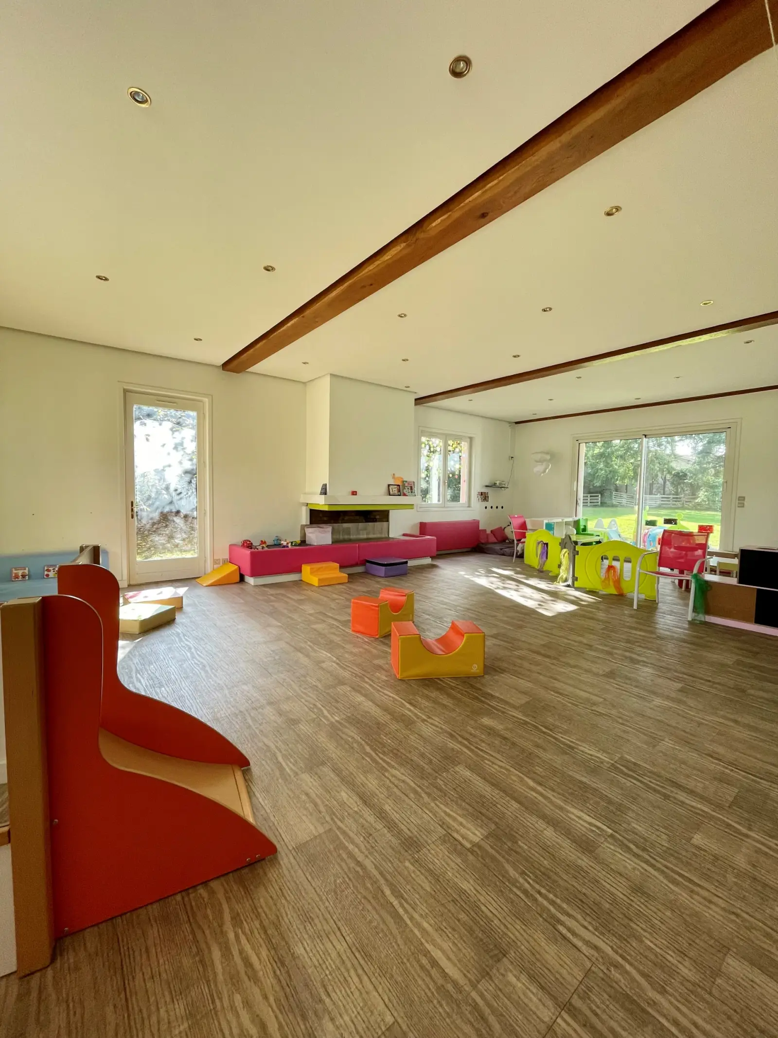 Une micro-crèche <strong>dans une maison avec jardin</strong>, au cœur de Tassin-la-Demi-Lune
