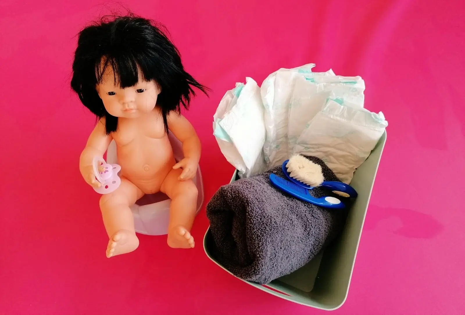 Espace de change et produits de soin fournis à la micro-crèche Kikak