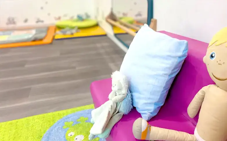 Coin cocooning et doudous de la micro-crèche Les Minots