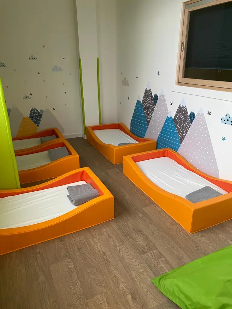 Dortoir des grands à la micro-crèche Les Roudoudous de Findrol