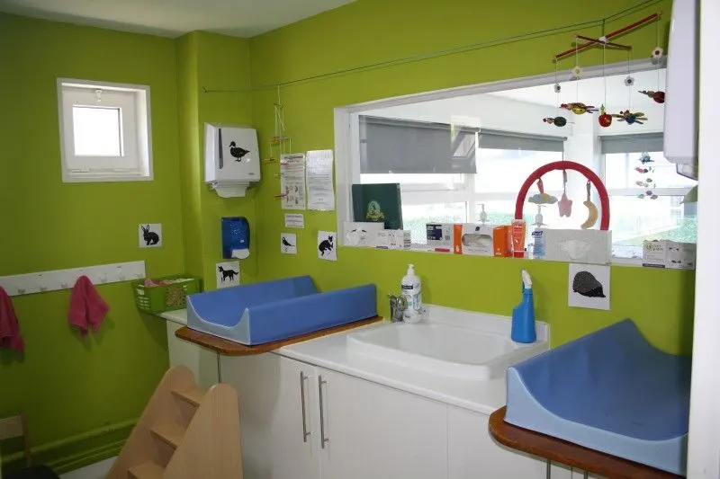 Salle de change de la micro-crèche Les Chérubins de La Rochelle
