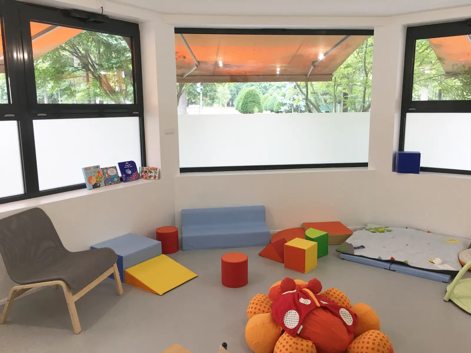 Coin lecture et motricité de la micro-crèche Les MicroStars de Livry
