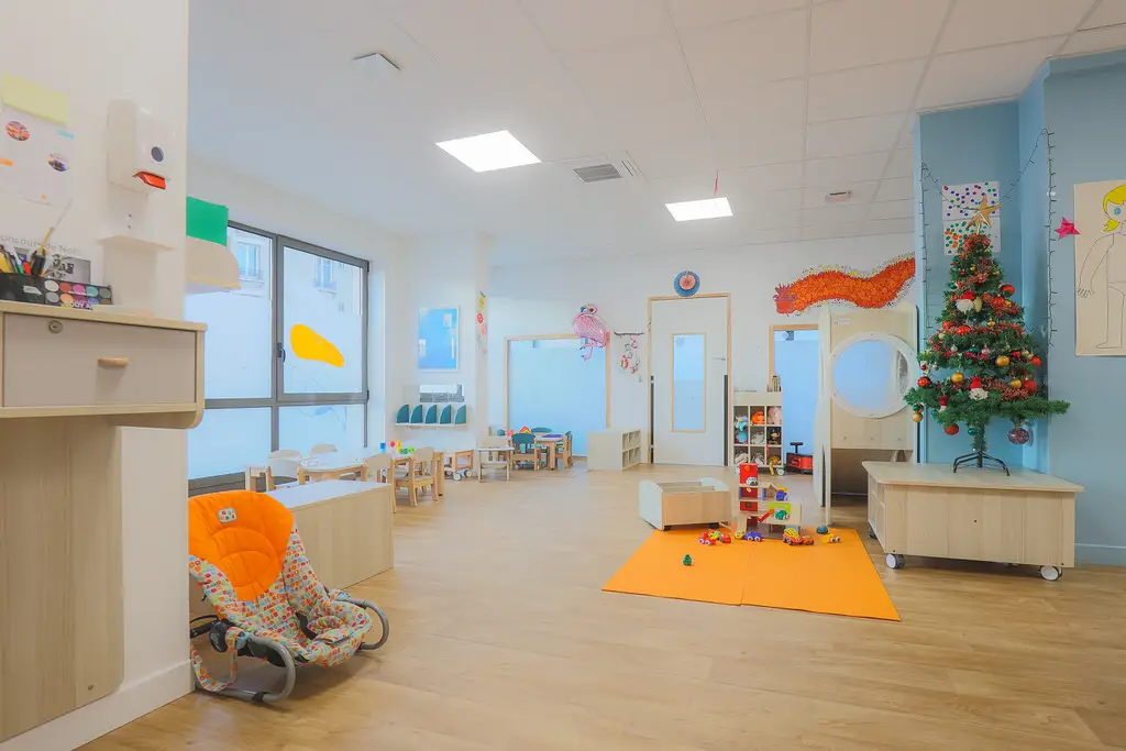 Salle de jeux de la micro-crèche Baby Montessori à Suresnes