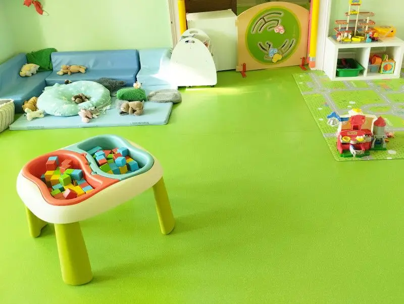 Salle de motricité et de jeux de la micro-crèche Les P'tits Châtelains à Saverne