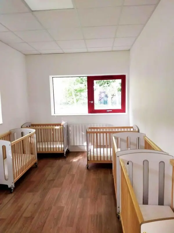 Dortoir de la micro-crèche Les Chérubins Malins - La Brocéliande