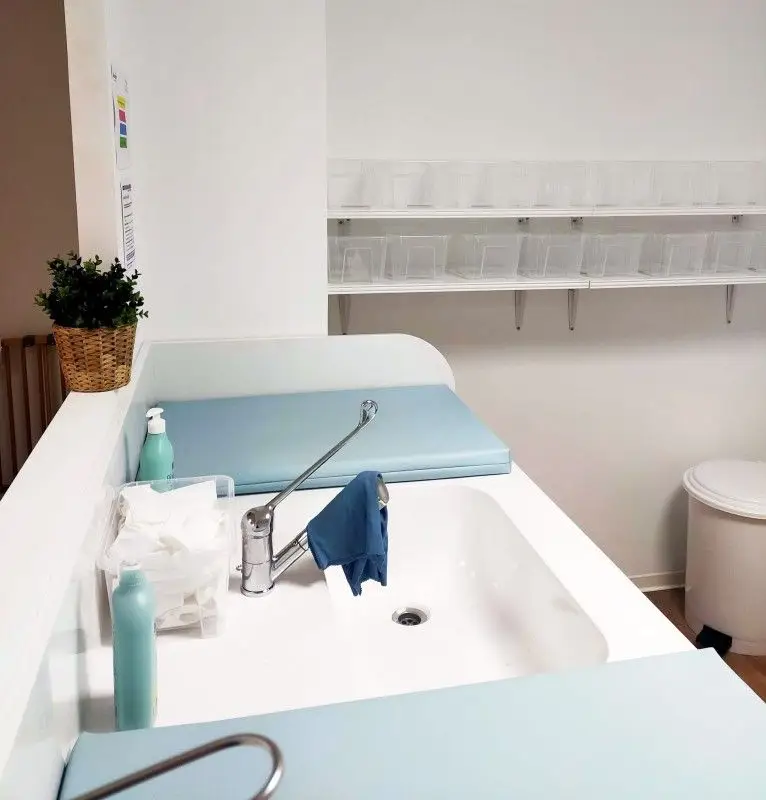 Espace de change de la micro-crèche à Saint-Grégoire