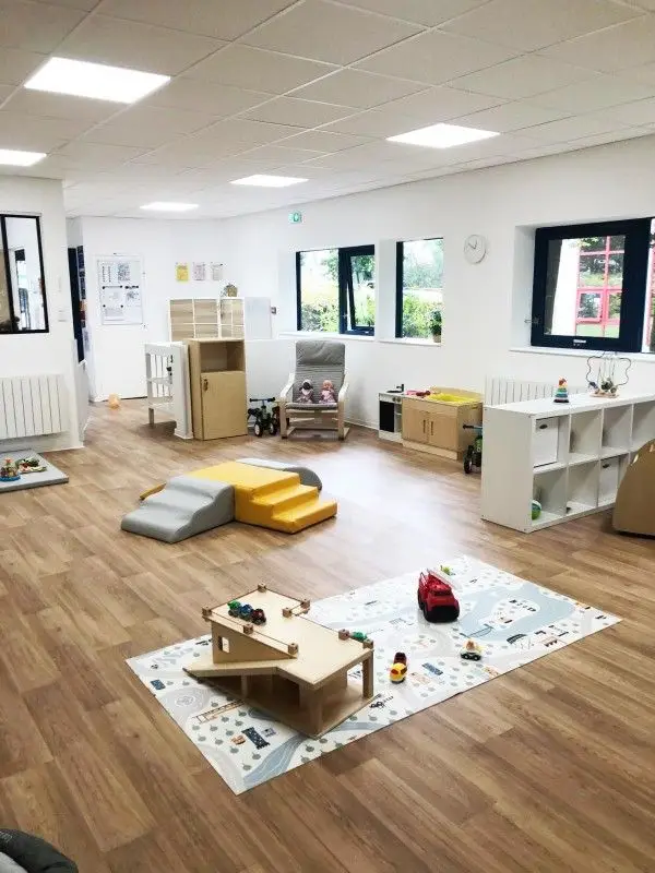 Espace jeux de construction de la micro-crèche à Saint-Grégoire
