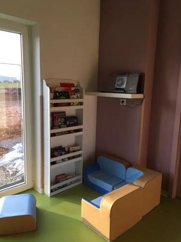 Coin lecture de la micro-crèche Les P'tits Coeurs des Chérubins à Lupstein